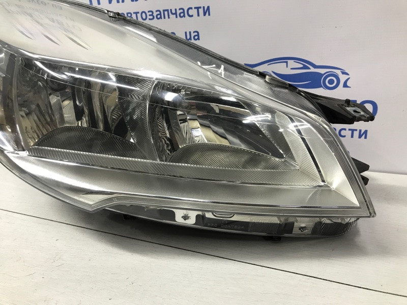 Фара правая галоген Ford Kuga CBS 2.0 DIESEL 2011 (б/у) Київ - зображення 3