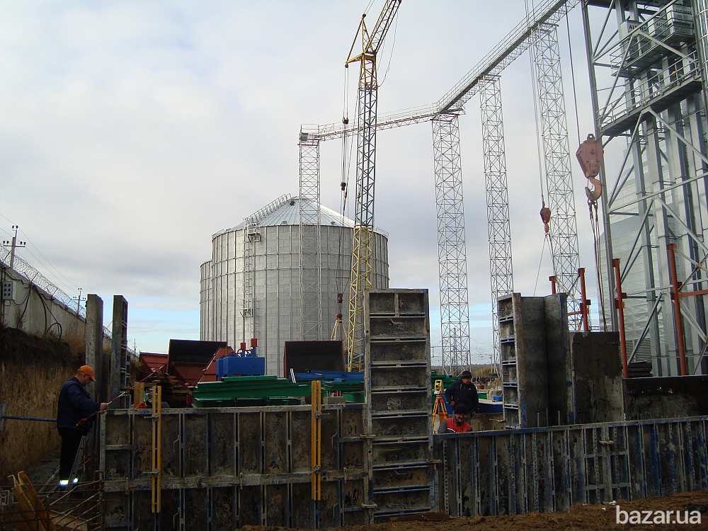 Аренда гусеничных кранов Киев МКГ-25БРпо Украине. Киев - изображение 1