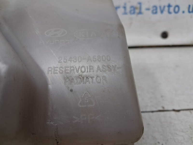 Бачок радиатора (расширительный) Hyundai I30 GD 1.6 DIESEL D4FB 2011 (б/у) Киев - изображение 4