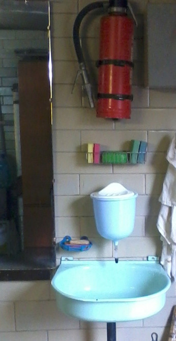 ПРОДАЮ ГАРАЖ під АВТОМАЙСТЕРНЮ - 10 хв. ст.м."Видубичі" Київ - зображення 9