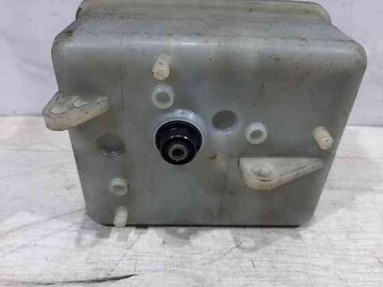 Бачок подкачки амортизатора Toyota Land Cruiser J100 1998 (б/у) Київ