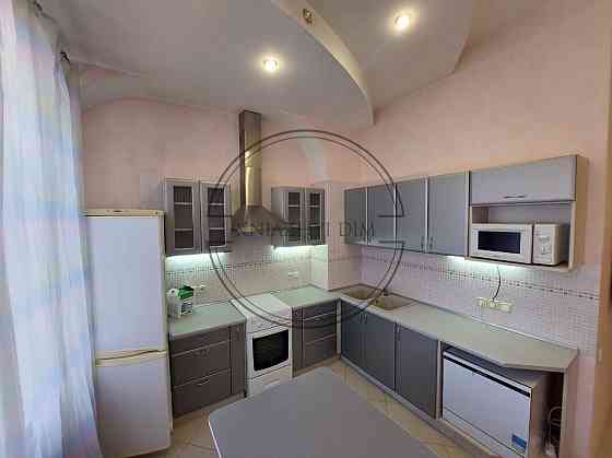 Пропонується до оренди 2 кімнатна квартира - студіо по вул. Антоновича 7Б. Код об'єкта 11201138 Київ