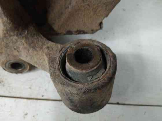 Цапфа задняя левая со ступицей Mitsubishi Pajero Wagon 4 3.2 ДИЗЕЛЬ 4M41 2006 (б/у) Київ