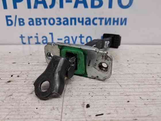 Ограничитель двери передний правый Hyundai Santa fe 2005-2012 793902B000 (Арт. 70795) Київ