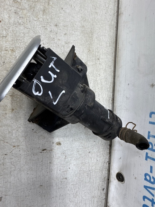 Омыватель фары левый Mitsubishi Outlander CU 2.4 БЕНЗИН 4G69 2003 (б/у) Киев - изображение 3