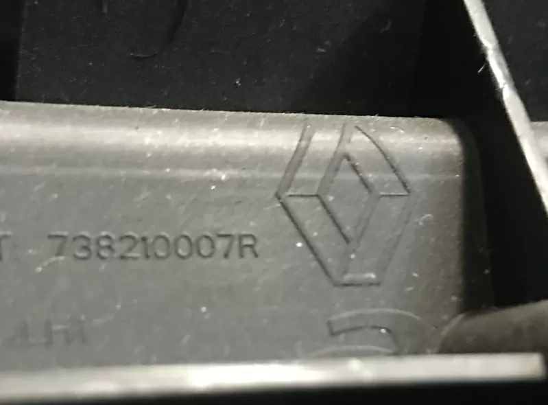 Бу кронштейн левой шторки безопасности Renault Megane 3, 738210007R универсал Кропивницький - зображення 2