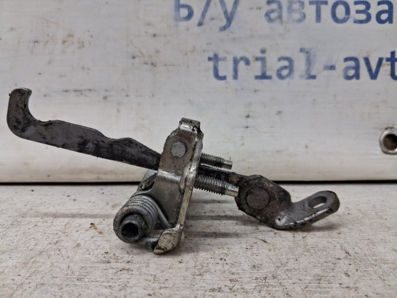 Ограничитель двери передний левый Dacia Duster HS 1.5 DIESEL K9K 2010 (б/у) Киев - изображение 1