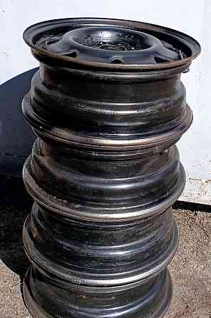 Автомобильные колесные стальные диски et45 5 1/2 jx R14, 4х108 с колпаками. Богодухів