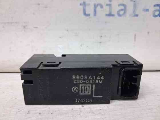 Кнопка стеклоподъемника Mitsubishi Pajero Wagon 4 3.2 ДИЗЕЛЬ 4M41 2006 (б/у) Киев