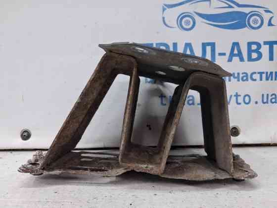 Кронштейн усилителя заднего бампера Toyota Avensis T25 2.2 DIESEL 2ADFTV 2002 прав. (б/у) Киев