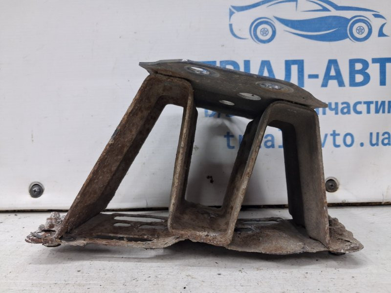Кронштейн усилителя заднего бампера Toyota Avensis T25 2.2 DIESEL 2ADFTV 2002 прав. (б/у) Киев - изображение 2