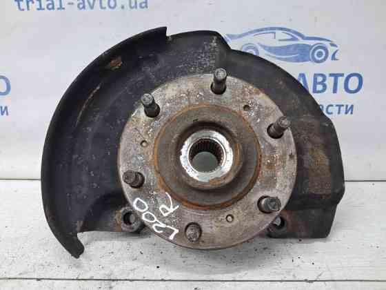 Кулак поворотный правый со ступицей Mitsubishi L200 KB 2.5 DIESEL 4D56 2006 (б/у) Киев