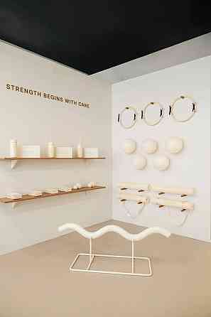 Рекламні фігури для брендових магазинів BetterMe Київ