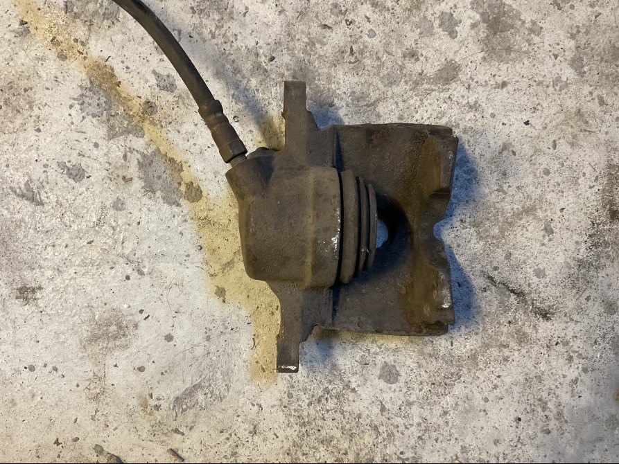 Бу суппорт передний правый Chery Amulet A11-3501060AB, A113501060AB Кропивницький - зображення 1