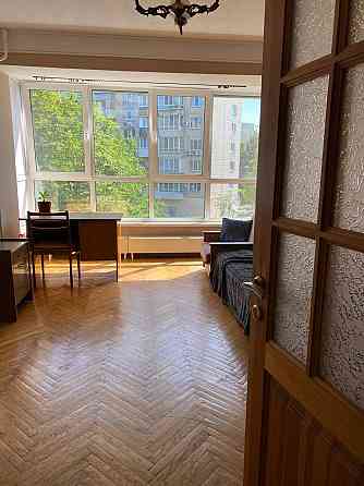 Здається кімната в трикімнатній квартирі (Севастопольська площа) Київ