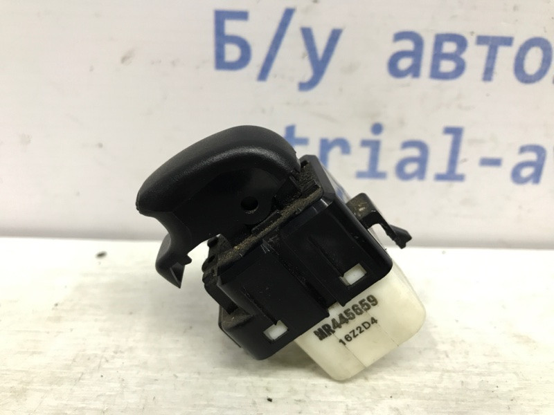 Кнопка стеклоподъемника Mitsubishi Pajero Wagon 3 3.2 ДИЗЕЛЬ 4M41 1999 (б/у) Київ - зображення 2