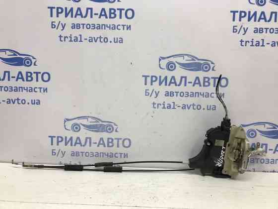 Замок двери передний правый Mitsubishi L200 KB 2.5 ДИЗЕЛЬ 4D56U 2006 (б/у) Київ