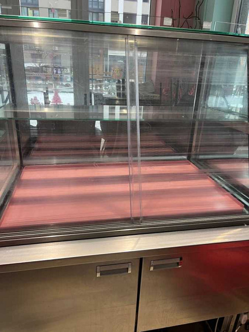 продам холодильну вітрину кондитерську Ирпень - изображение 1