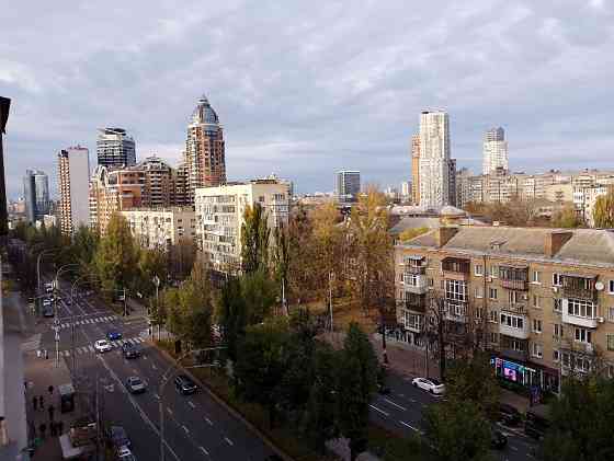 Хозяин. Аренда однокомнатной кв. бул. Л. Украинки 24 Київ