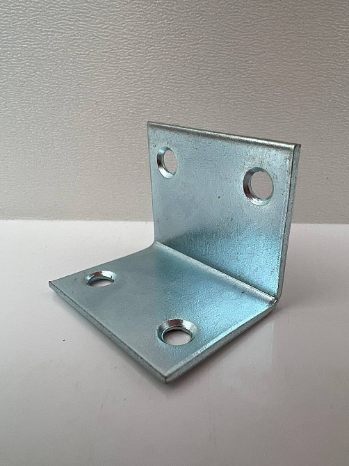 Куточок 25х25х35х1,5 кріпильний сталевий меблевий Нововолинськ - зображення 1