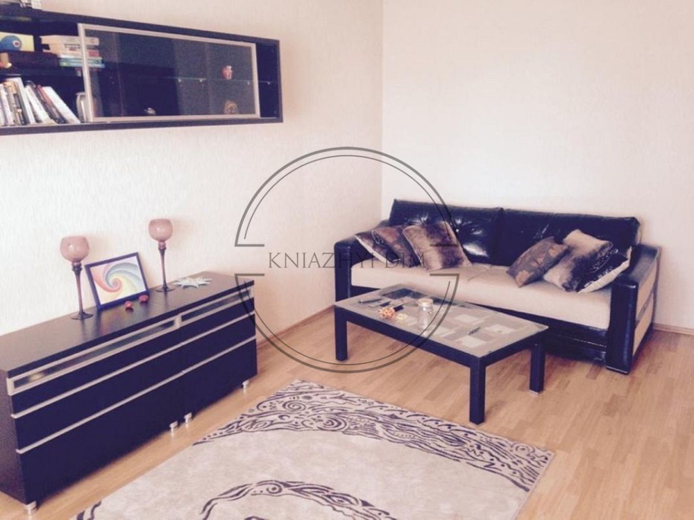 Продається чудова 3 кімнатна роздільна квартира на Подолі, на проспекті Правди 8 А Київ - зображення 1