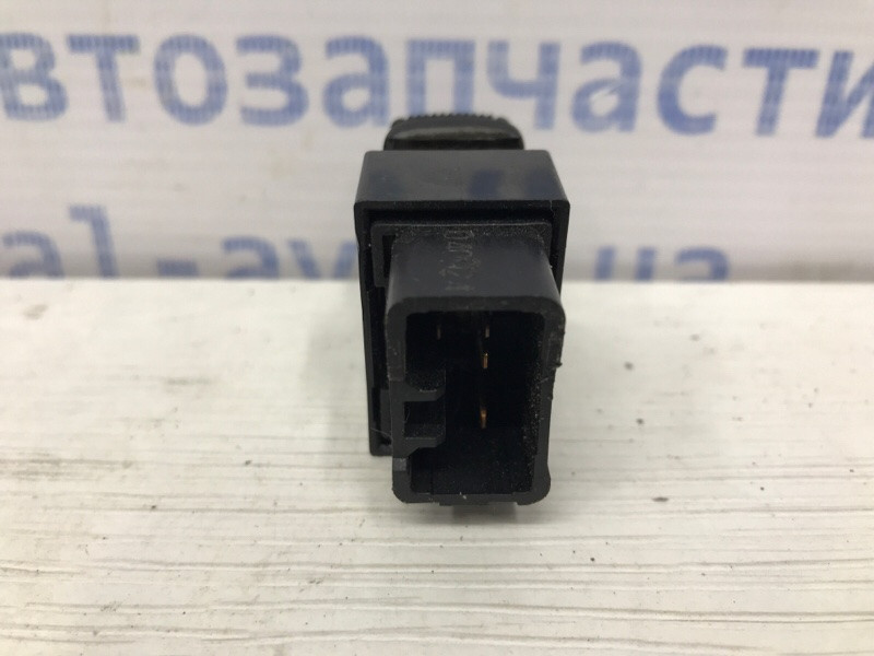 Кнопка стеклоподъемника Kia Sorento BL 2.5 DIESEL D4CB 2002 (б/у) Киев - изображение 3