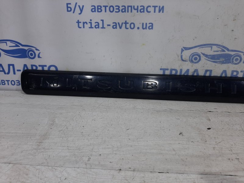 Накладка двери Mitsubishi Pajero Sport K9 2.5 DIESEL 4D56 1996 перед. лев. (б/у) Киев - изображение 2