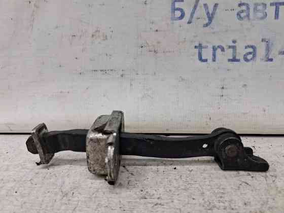 Ограничитель двери передний правый Nissan Qashqai 2006-2013 80430JD000 (Арт. 64502) Киев