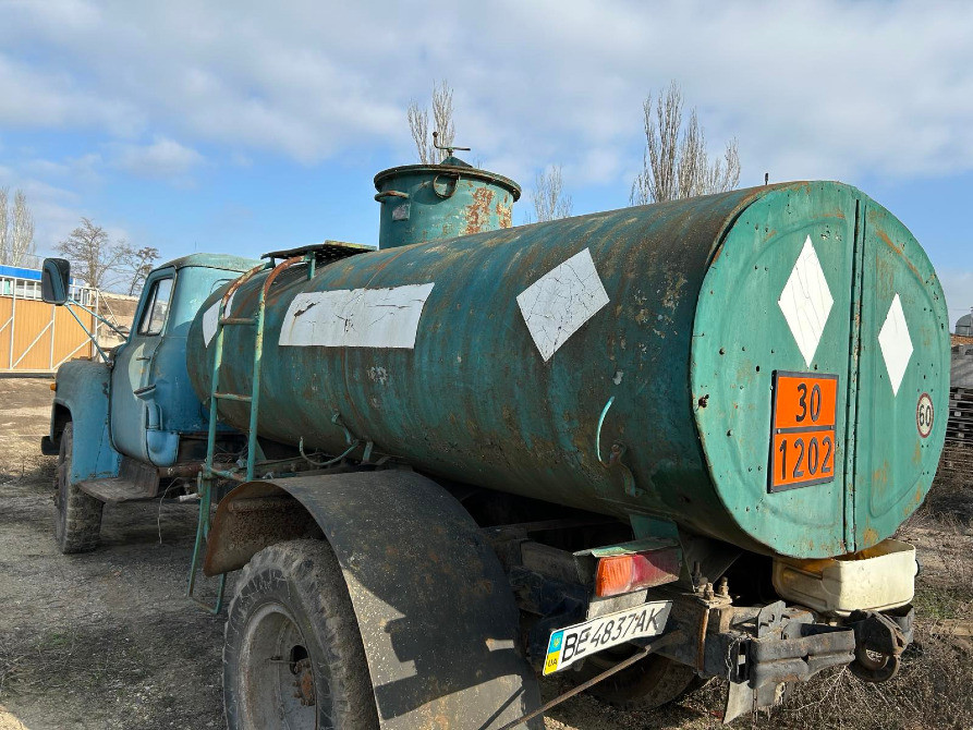 Автоцистерна 806 (бензовоз) на базе ГАЗ - 53, емкость. Николаев - изображение 1