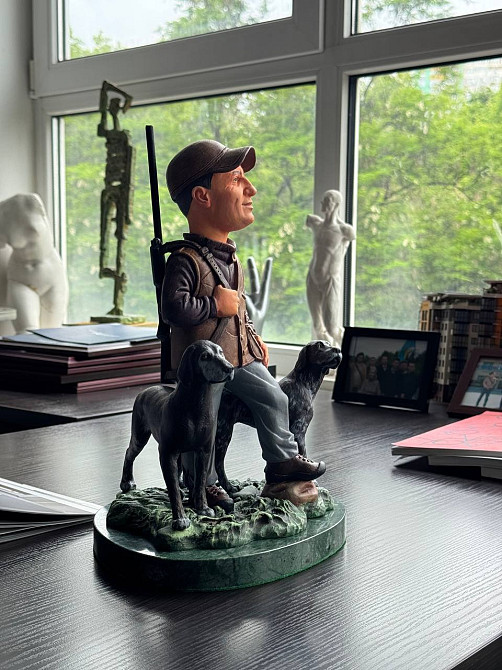 Виготовлення статуєток вручну шарова фігурка мисливця на замовлення Київ - зображення 4