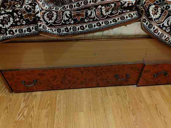 Б/у ліжко з матрасом та 2 виїзними ящиками Лозова