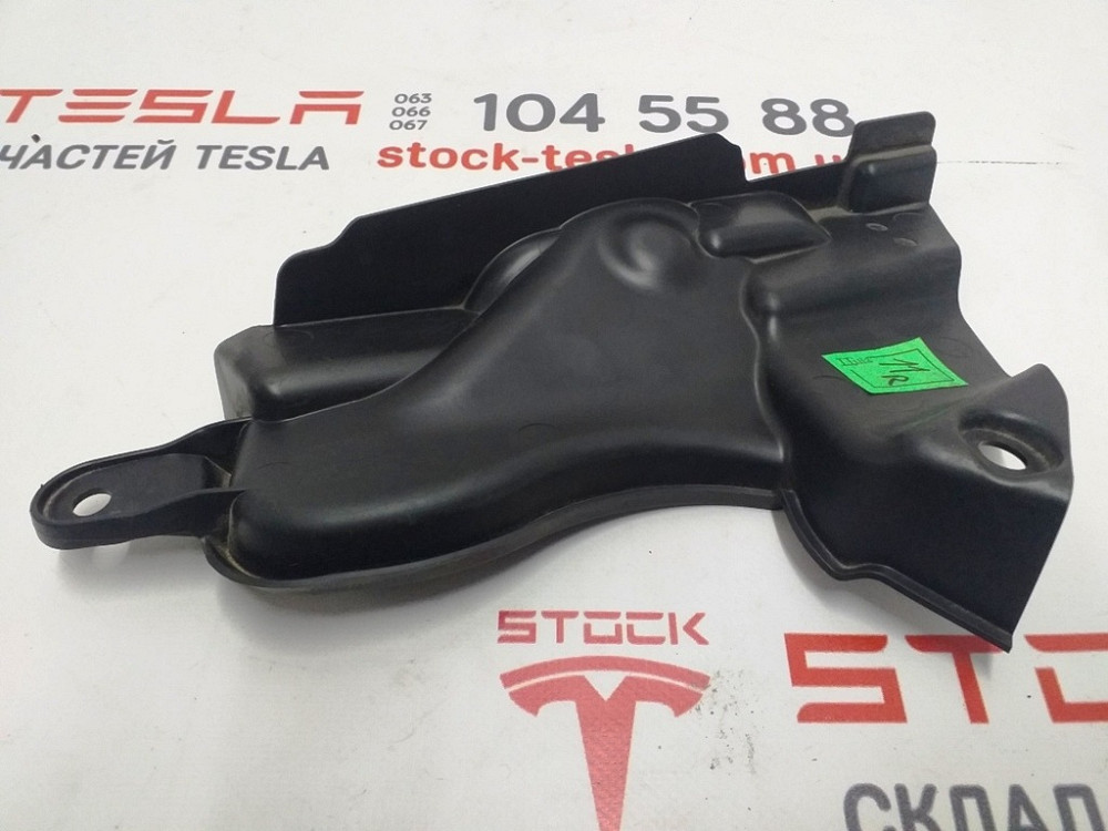 Накладка стакана правая резиновая Tesla model 3 1081695-00-A Киев - изображение 1