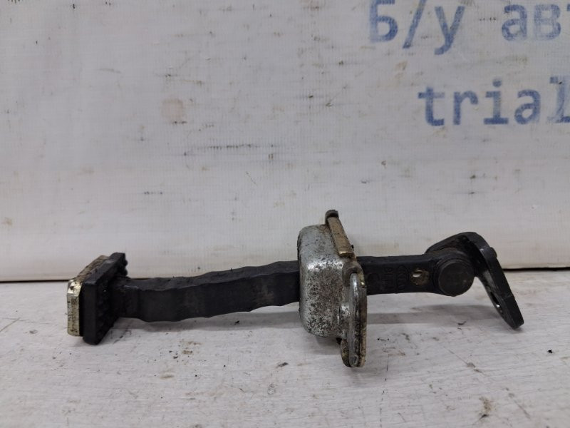 Ограничитель двери передний левый Kia Sorento BL 2.5 DIESEL D4CB 2002 (б/у) Киев - изображение 1