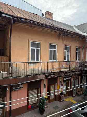 Продаж квартири 30 м², Мазепи, 1, центр, під офіс + приміщення 6 м² Івано-Франківськ