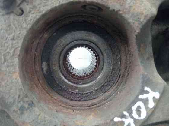 Кулак поворотный правый со ступицей SsangYong Korando C200 2.0 DIESEL D20DT 2010 (б/у) Киев