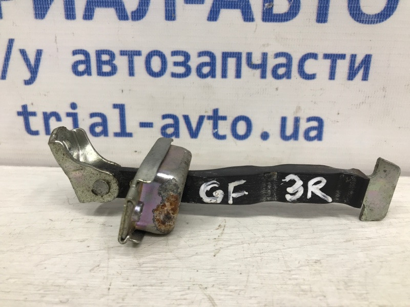 Ограничитель двери задний правый Mitsubishi Outlander GF 2.2 DIESEL 4N14 2012 (б/у) Киев - изображение 1