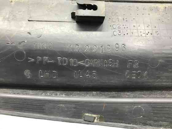 Дефлектор дворников Mitsubishi Pajero Sport K9 2.5 DIESEL 4D56 1996 (б/у) Киев