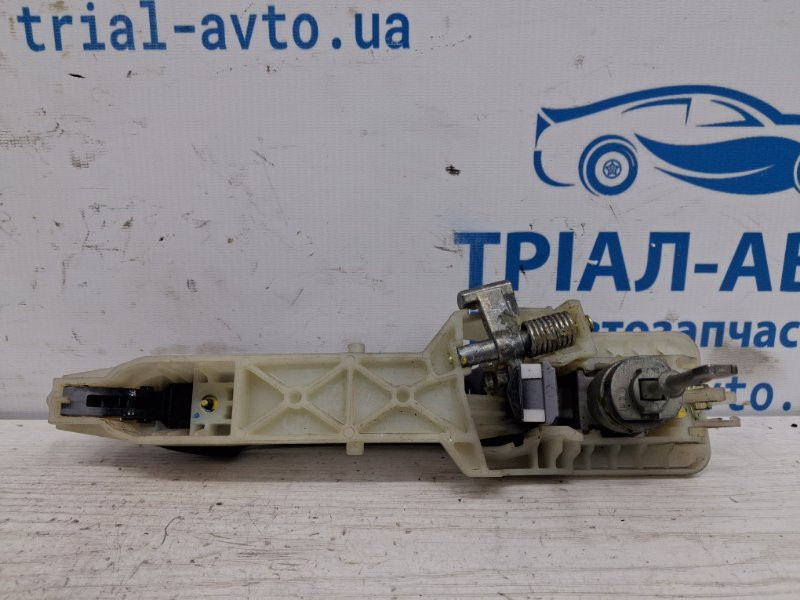 Ручка двери внешняя передняя правая Hyundai Santa fe CM 2.2 DIESEL D4HB 2005 (б/у) Киев - изображение 3