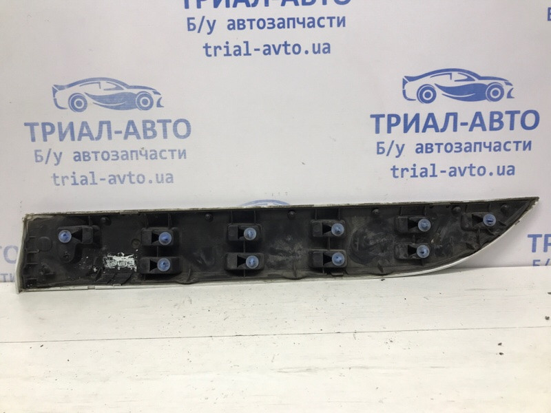 Накладка двери Renault Megane 3 1.5 DIESEL K9K 2008 задн. прав. (б/у) Київ - зображення 4