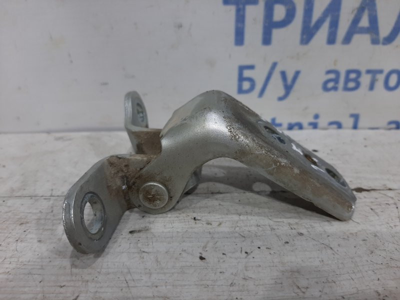 Петля двери задней правой нижняя Toyota Avensis 2002-2010 6877052031 (Арт. 26517) Киев - изображение 1