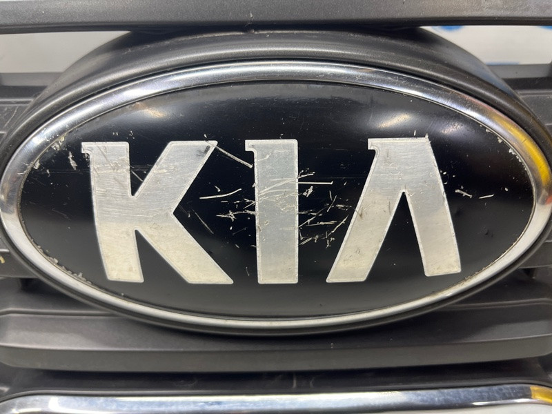 Решетка радиатора Kia Sportage SL 1.7 DIESEL D4FD 2010 (б/у) Київ - зображення 3