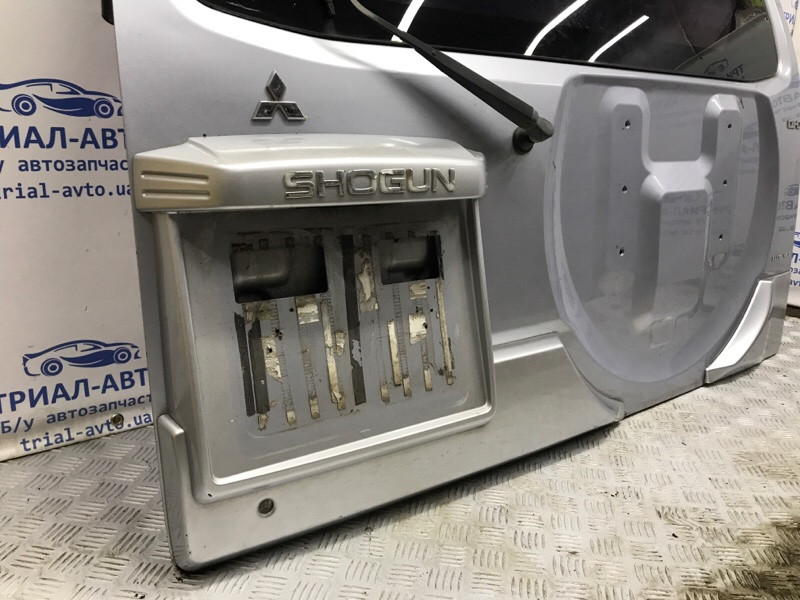 Крышка багажника Mitsubishi Pajero Wagon 3 3.2 ДИЗЕЛЬ 4M41 1999 (б/у) Киев - изображение 3