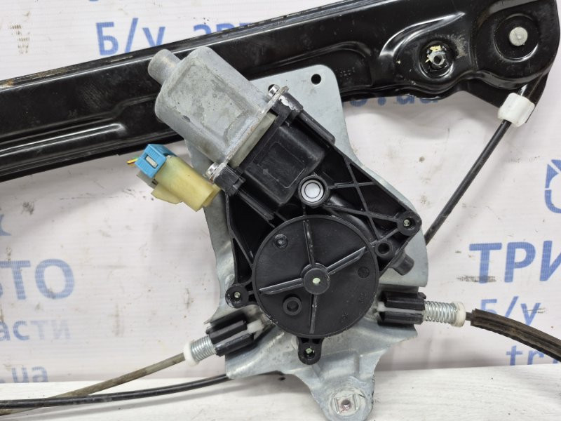 Стеклоподъемник передний правый Chevrolet Cruze J300 1.8 2009 (б/у) Киев - изображение 3