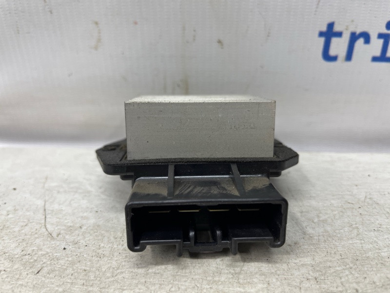 Резистор печки Mitsubishi Pajero Wagon 3 3.2 ДИЗЕЛЬ 4M41 1999 (б/у) Київ - зображення 2