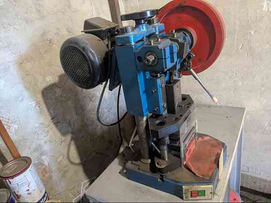 Тигельний вирубник пластикових карток Надвірна