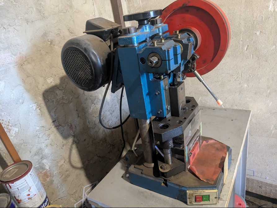 Тигельний вирубник пластикових карток Надвірна - зображення 2