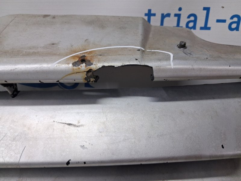 Решетка радиатора Mitsubishi Pajero Wagon 3 3.2 ДИЗЕЛЬ 4M41 1999 (б/у) Київ - зображення 4