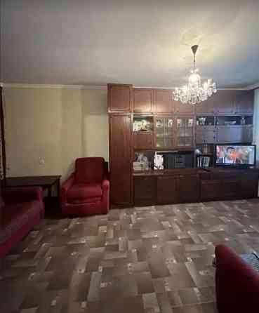 Продам. 2-к.кв. 8/9, ж/м Перемога-3, Набережна Перемоги 108 Днепр