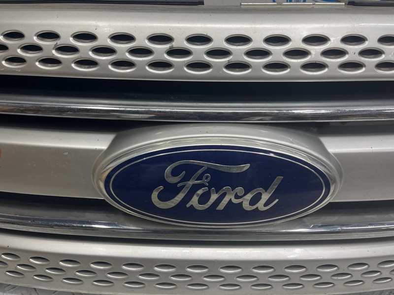 Решетка радиатора Ford Explorer 5 3.5 БЕНЗИН ENKX0 2011 (б/у) Киев - изображение 5