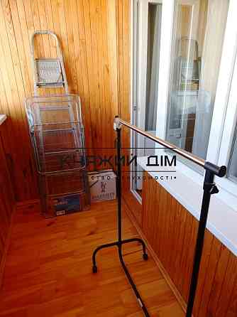 Хороша 3-х. кімнатна,роздільна квартира.Метро Вырлица. Код об'єкту: 1199581. Київ